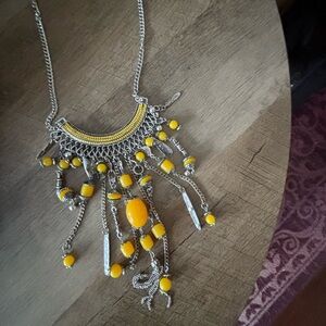 Lightweight Yellow and Silver Beaded Necklace
